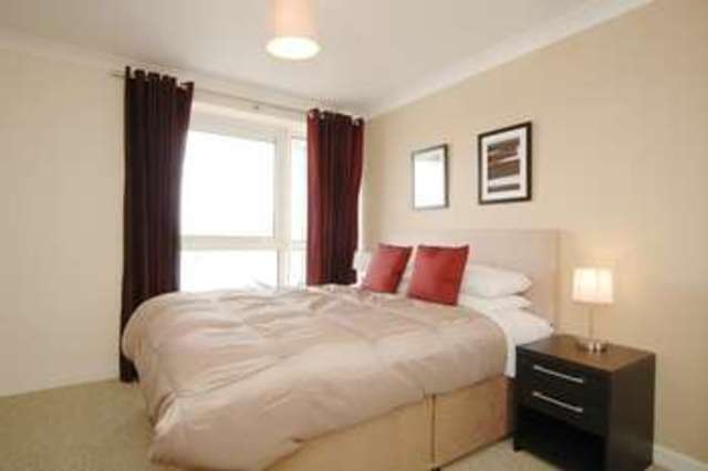  Image of 2 Bedroom Flat  For Sale at Arnhem Place  London, E14 3RU