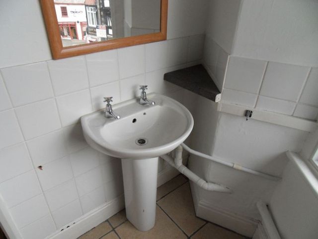  Image of 1 Bedroom Flat  To Rent at Ash Street Bowness-on-Windermere Windermere, LA23 3EB