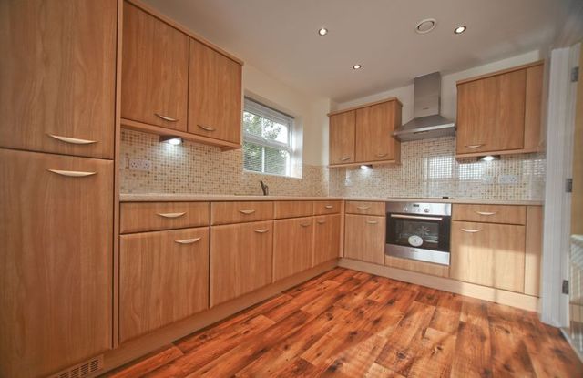  Image of 2 Bedroom Flat  To Rent at Aughton Park Drive Aughton Ormskirk, L39 5RL
