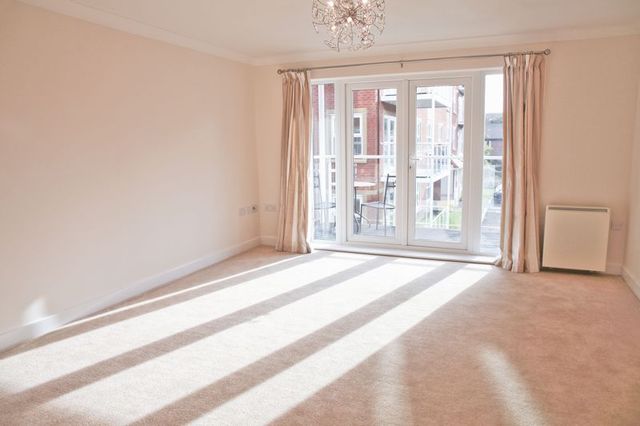  Image of 2 Bedroom Flat  To Rent at Aughton Park Drive Aughton Ormskirk, L39 5RL