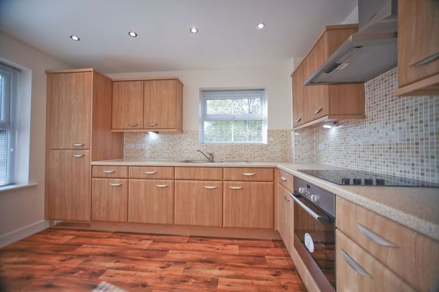  Image of 2 Bedroom Flat  To Rent at Aughton Park Drive Aughton Ormskirk, L39 5RL