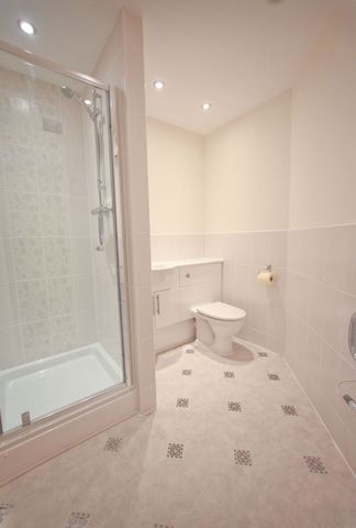  Image of 2 Bedroom Flat  To Rent at Aughton Park Drive Aughton Ormskirk, L39 5RL