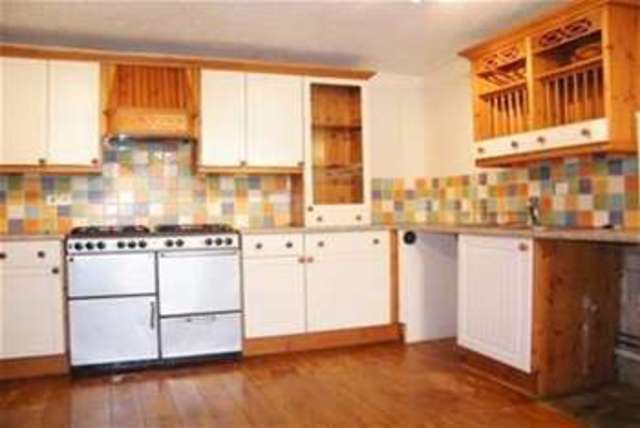  Image of 4 Bedroom Terraced  To Rent at Plymouth, PL6 5QT