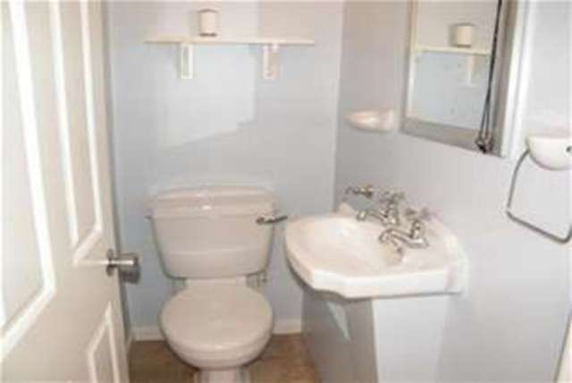  Image of 4 Bedroom Terraced  To Rent at Plymouth, PL6 5QT