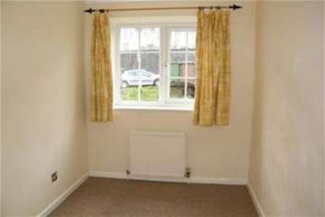  Image of 4 Bedroom Terraced  To Rent at Plymouth, PL6 5QT