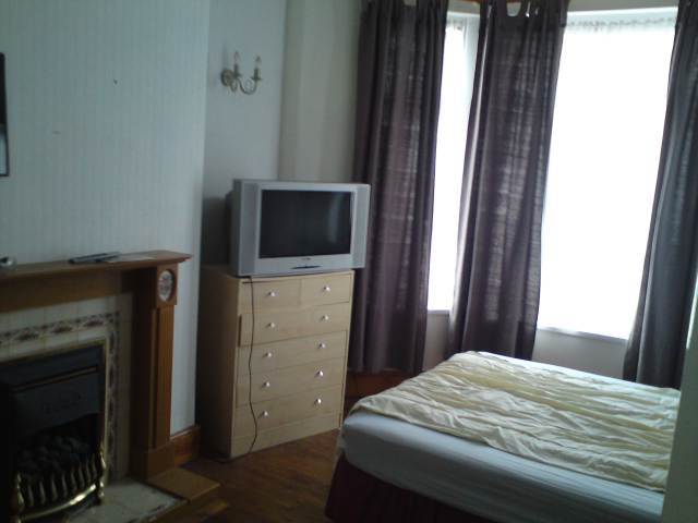  Image of 4 Bedroom Detached  To Rent at Heath Cardiff Birchgrove, CF14 3DB