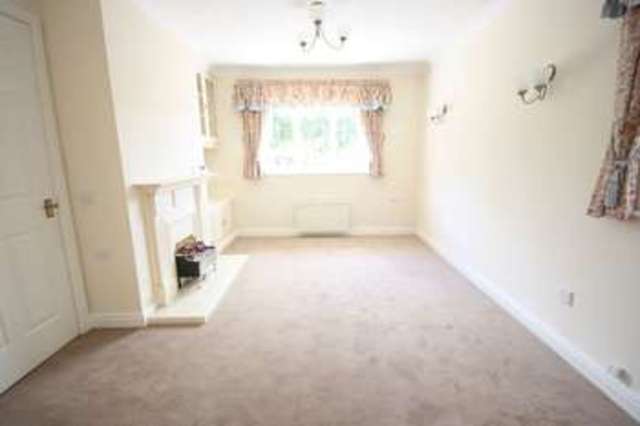  Image of 2 Bedroom Bungalow  For Sale at Avon Meadow Close  Stratford upon Avon, CV37 6GS