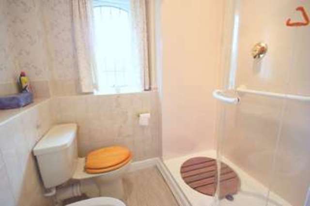  Image of 2 Bedroom Bungalow  For Sale at Avon Meadow Close  Stratford upon Avon, CV37 6GS