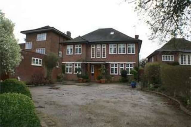  Image of 5 Bedroom Detached  To Rent at Stanmore Stanmore, HA7 3EJ