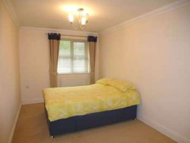 Image of 3 Bedroom Flat  For Sale at Chandlers Ford Eastleigh Chandler