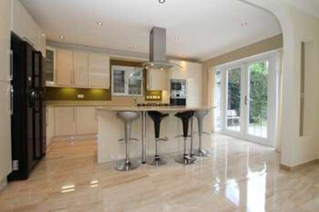  Image of 4 Bedroom Detached  For Sale at West End Surrey West End, GU24 9QR