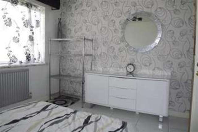  Image of 2 Bedroom Flat  To Rent at Basingstoke, RG21 3ND