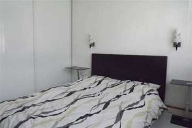  Image of 2 Bedroom Flat  To Rent at Basingstoke, RG21 3ND