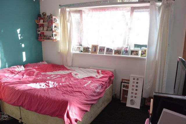  Image of 5 Bedroom Semi-Detached  For Sale at Bal-Jinjy Close  Par, PL24 2DF