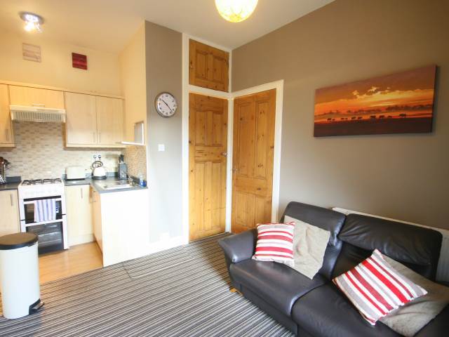  Image of 2 Bedroom Flat  To Rent at Leith Walk Edinburgh Edinburgh, EH6 5DL