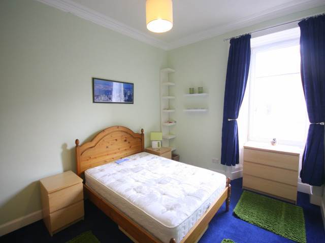  Image of 2 Bedroom Flat  To Rent at Leith Walk Edinburgh Edinburgh, EH6 5DL