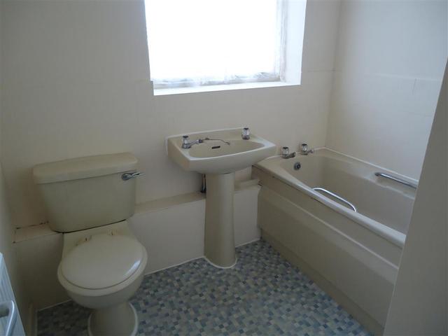  Image of 1 Bedroom Flat  To Rent at New Road  Tuebrook, L13 8EF