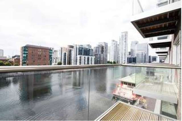  Image of 3 Bedroom Flat  For Sale at London, E14 9EA