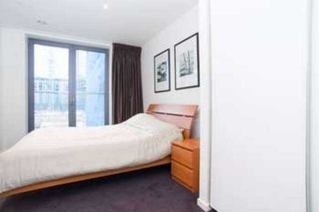  Image of 1 Bedroom Flat  For Sale at London, E14 9EQ