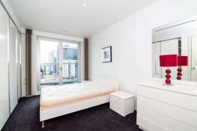  Image of 3 Bedroom Flat  For Sale at North Boulevard  Canary Wharf, E14 9FG