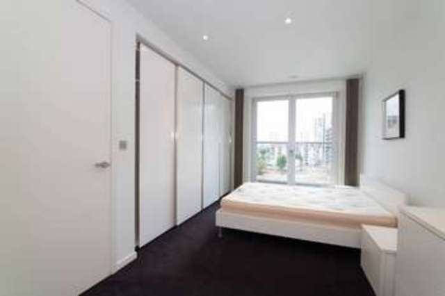  Image of 3 Bedroom Flat  For Sale at North Boulevard  Canary Wharf, E14 9FG