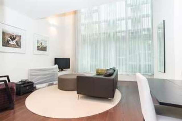  Image of 1 Bedroom Flat  For Sale at South Boulevard  Canary Wharf, E14 9AQ