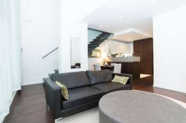  Image of 1 Bedroom Flat  For Sale at South Boulevard  Canary Wharf, E14 9AQ