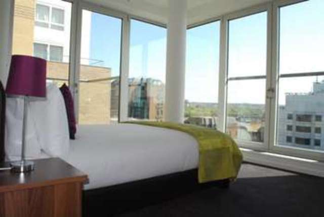  Image of 2 Bedroom Flat  For Sale at South Dockside  London, E14 9FB