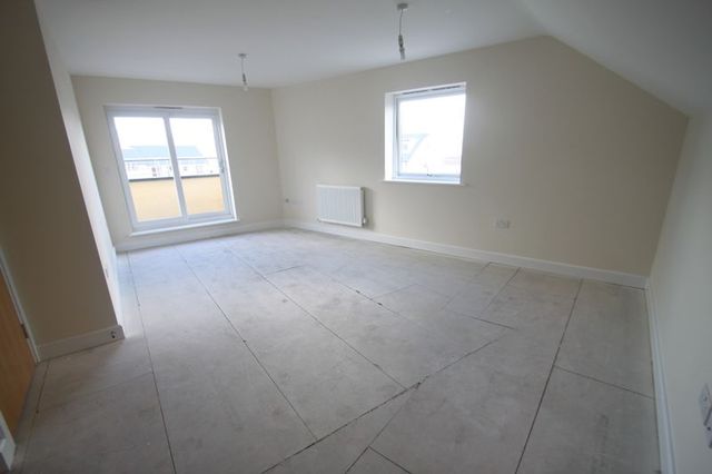  Image of 1 Bedroom Flat  To Rent at Y Bae  Bangor, LL57 2SZ