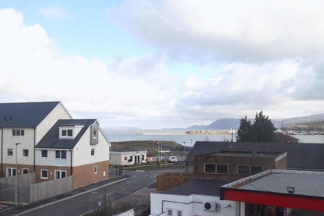  Image of 1 Bedroom Flat  To Rent at Y Bae  Bangor, LL57 2SZ
