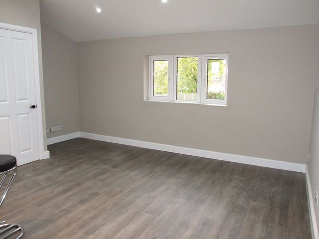 Image of 4 Bedroom Detached  To Rent at Oak Tree Court  Tollerton, NG12 4HJ