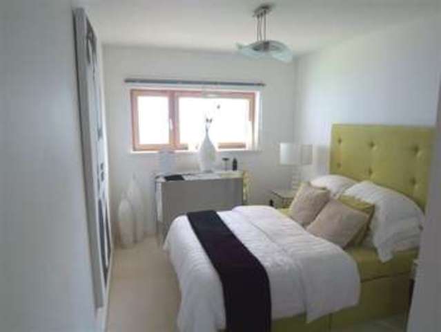  Image of 1 Bedroom Flat  For Sale at Cutmore Ropeworks  Barking, IG11 7GS