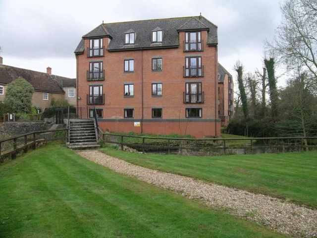  Image of 1 Bedroom Retirement Property  For Sale at Barnaby Mead  Gillingham, SP8 4AD