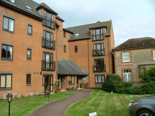  Image of 1 Bedroom Retirement Property  For Sale at Barnaby Mead  Gillingham, SP8 4AD