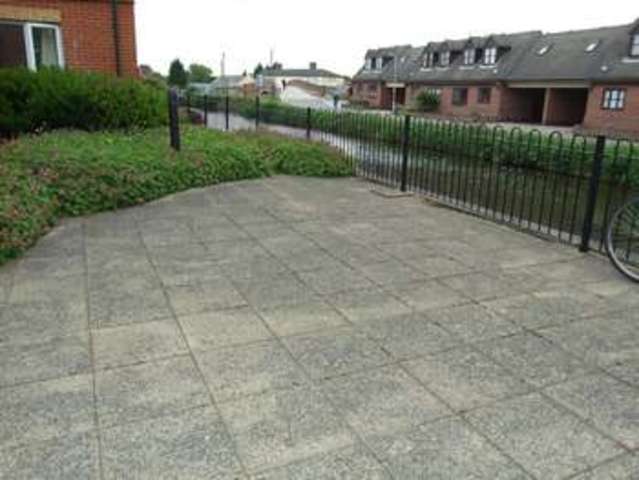  Image of 2 Bedroom Flat  For Sale at Barnsdale Close  Loughborough, LE11 5AN