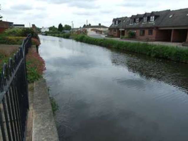  Image of 2 Bedroom Flat  For Sale at Barnsdale Close  Loughborough, LE11 5AN