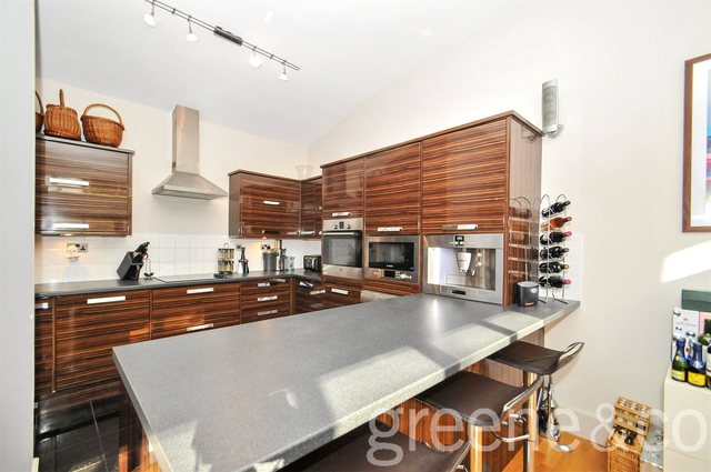  Image of 3 Bedroom Flat  For Sale at Clerkenwell London Goswell Road, EC1V 3PS
