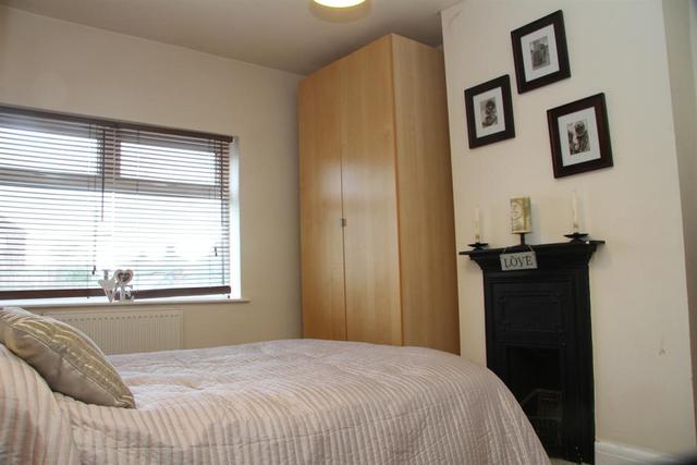  Image of 3 Bedroom Terraced  For Sale at Rawdon Leeds Rawdon, LS19 6EU