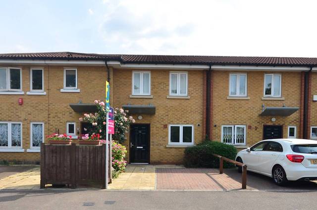  Image of 2 Bedroom Detached  To Rent at Beanacre Close  Hackney Wick, E9 5LB