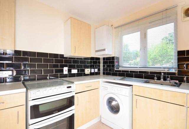  Image of 2 Bedroom Detached  To Rent at Beanacre Close  Hackney Wick, E9 5LB