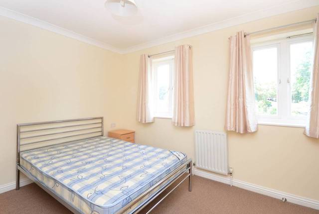  Image of 2 Bedroom Detached  To Rent at Beanacre Close  Hackney Wick, E9 5LB