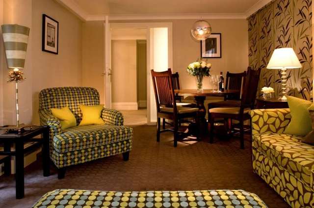  Image of 1 Bedroom Apartment  To Rent at Beaufort Gardens Knightsbridge London, SW3 1PN