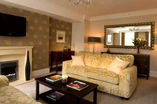  Image of 1 Bedroom Apartment  To Rent at Beaufort Gardens Knightsbridge London, SW3 1PN