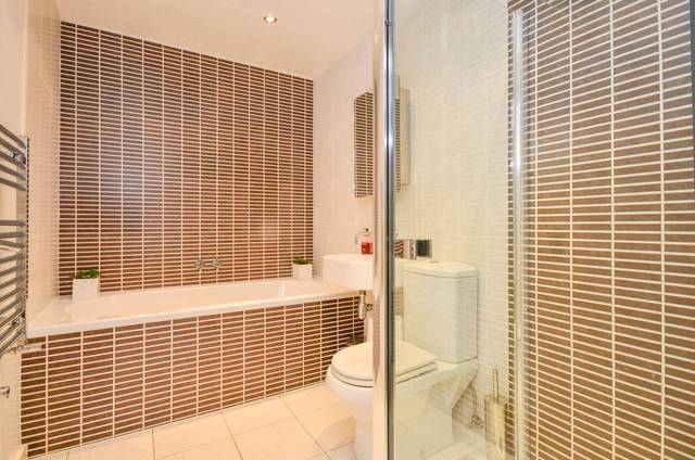  Image of 2 Bedroom Flat  For Sale at Beckenham Road  Beckenham, BR3 4PS