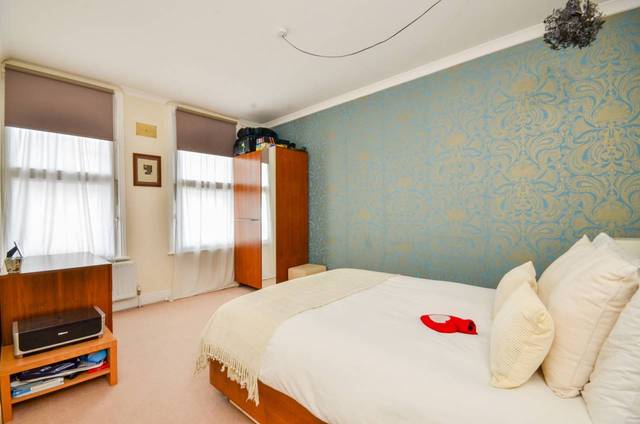  Image of 2 Bedroom Flat  For Sale at Beckenham Road  Beckenham, BR3 4PS