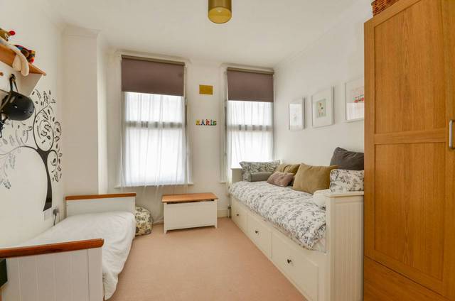  Image of 2 Bedroom Flat  For Sale at Beckenham Road  Beckenham, BR3 4PS