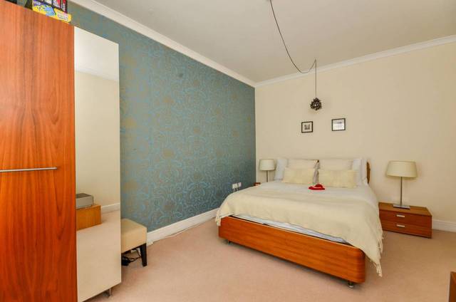  Image of 2 Bedroom Flat  For Sale at Beckenham Road  Beckenham, BR3 4PS