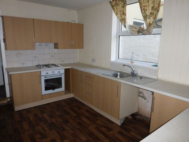  Image of 4 Bedroom Terraced  To Rent at Bedford Road  Bootle, L20 2DR