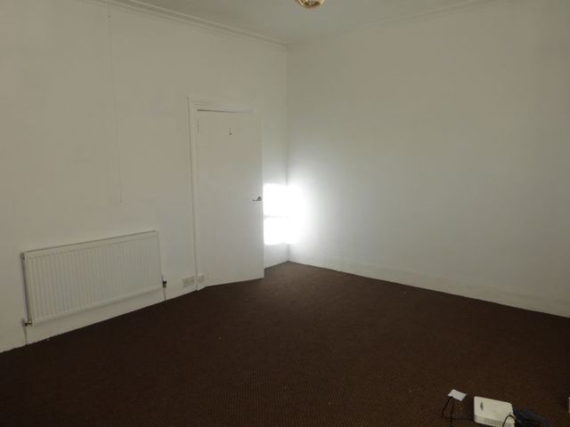  Image of 4 Bedroom Terraced  To Rent at Bedford Road  Bootle, L20 2DR