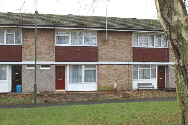  Image of 4 Bedroom Terraced  To Rent at Beechtree Avenue  Englefield Green, TW20 0TD
